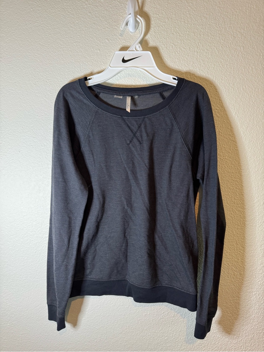 Women’s Dark Gray Long Sleeve Crew Sweatshirt